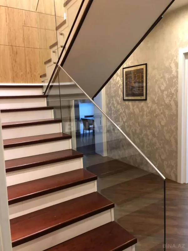 Kirayə verilir 5 otaqlı həyət evi 260 m²