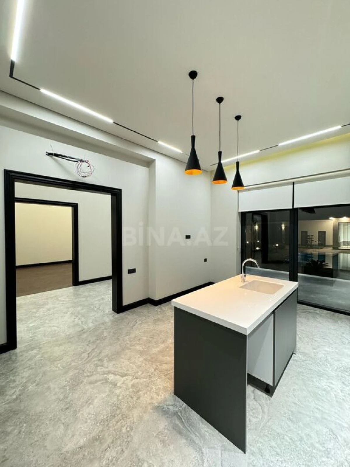 Satılır 5 otaqlı həyət evi 300 m²