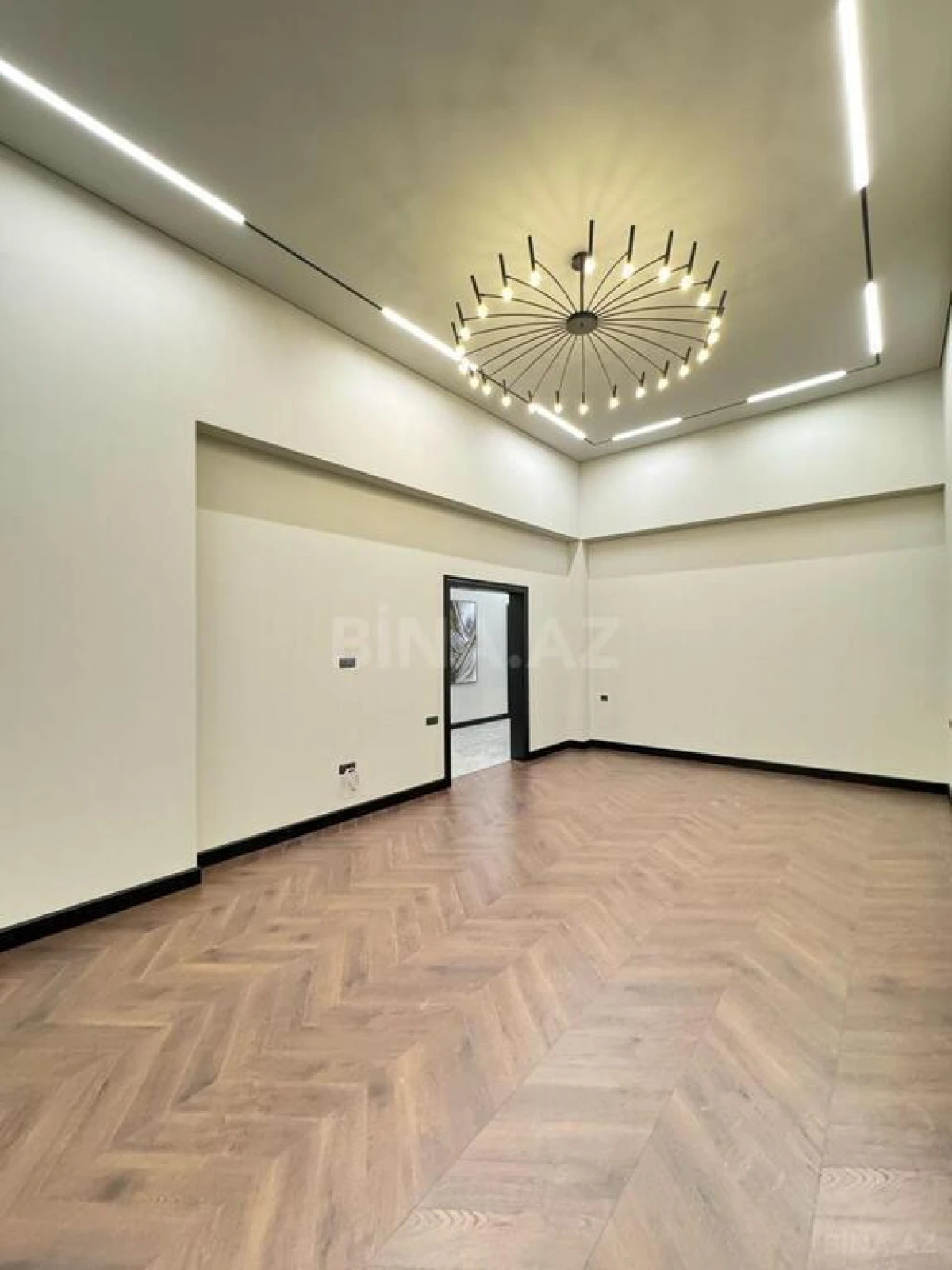 Satılır 5 otaqlı həyət evi 300 m²
