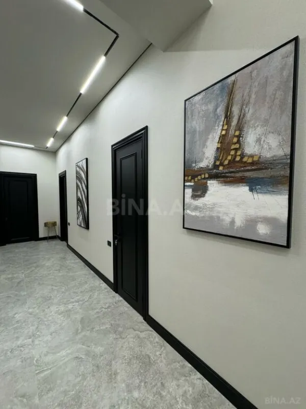 Satılır 5 otaqlı həyət evi 300 m²