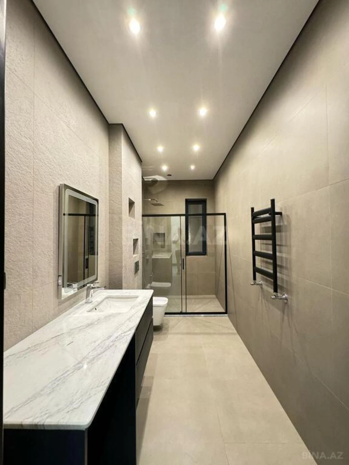 Satılır 5 otaqlı həyət evi 300 m²