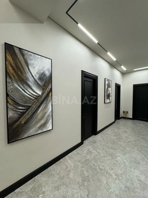 Satılır 5 otaqlı həyət evi 300 m²