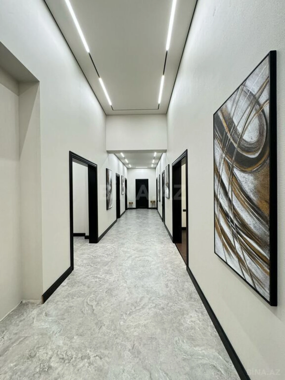 Satılır 5 otaqlı həyət evi 300 m²