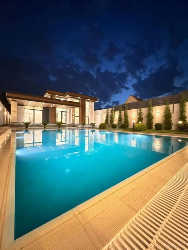 Satılır 5 otaqlı həyət evi 300 m²