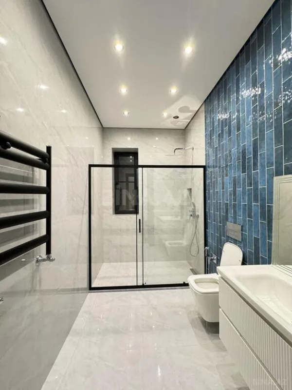 Satılır 5 otaqlı həyət evi 300 m²