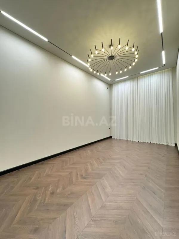 Satılır 5 otaqlı həyət evi 300 m²