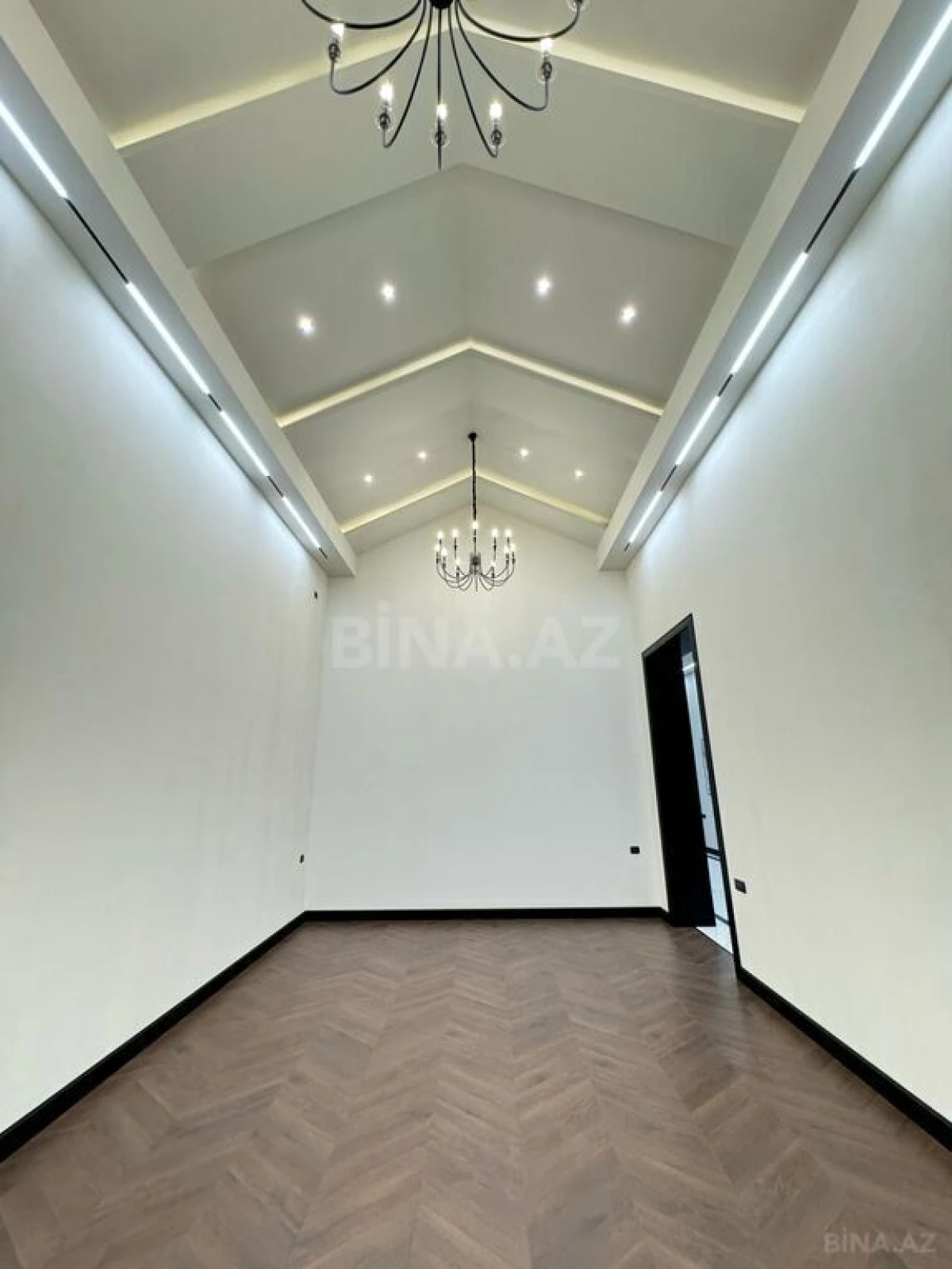 Satılır 6 otaqlı həyət evi 300 m²