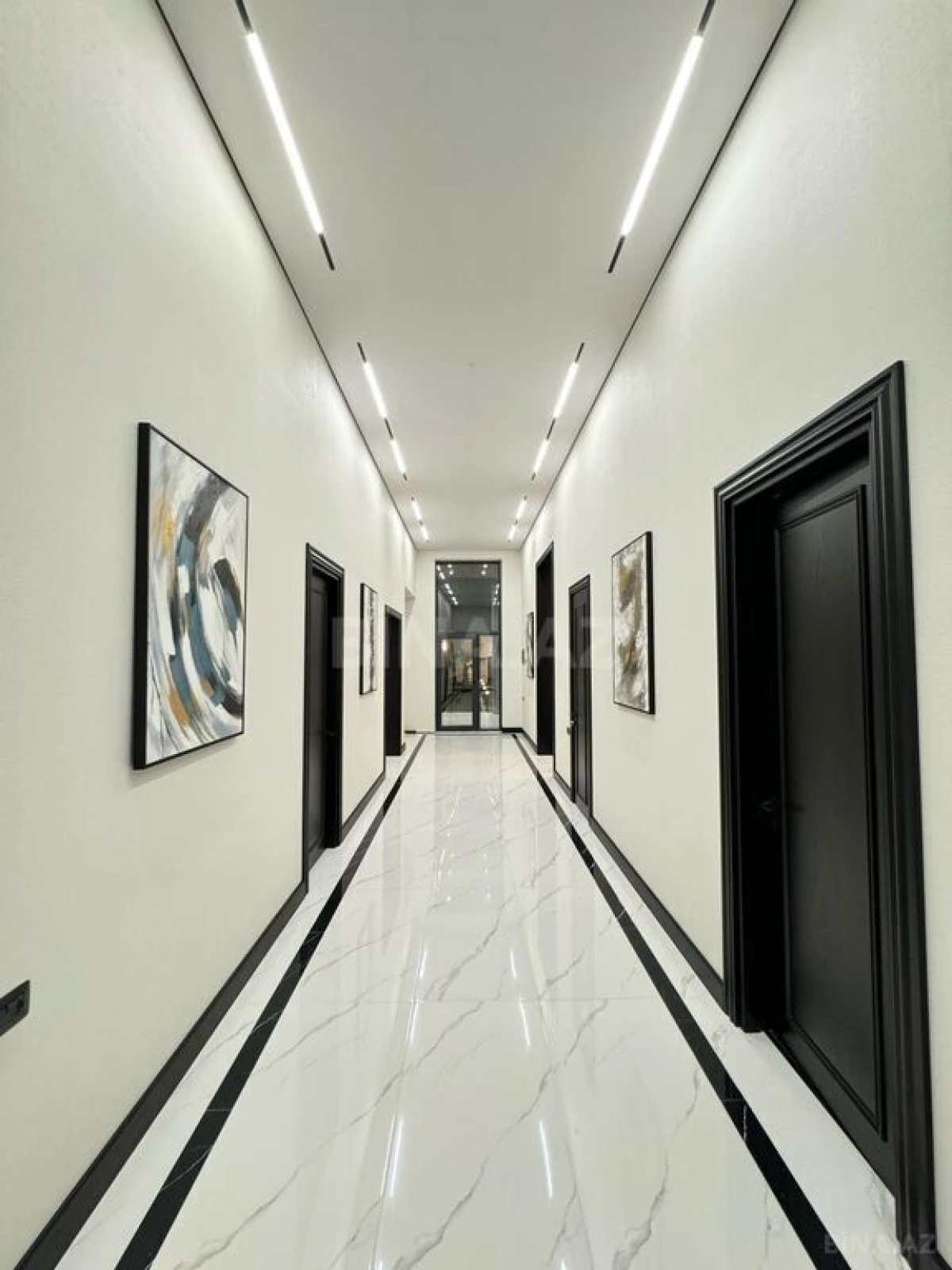 Satılır 6 otaqlı həyət evi 300 m²
