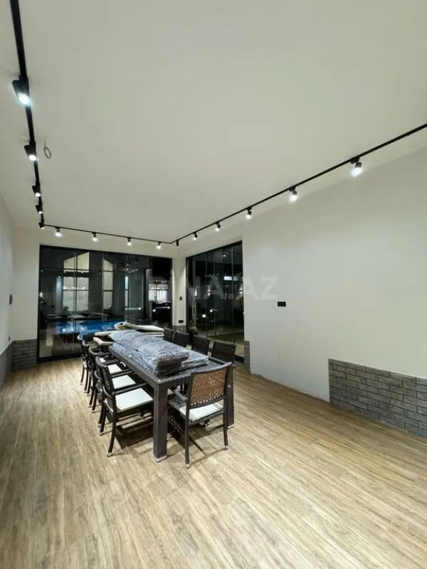 Satılır 6 otaqlı həyət evi 300 m²