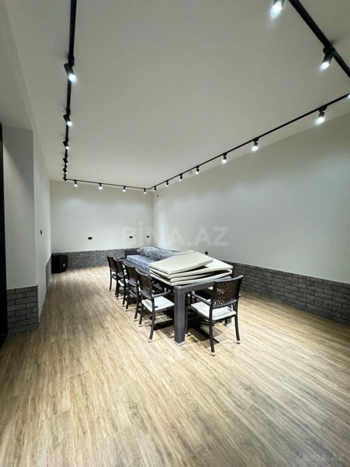 Satılır 6 otaqlı həyət evi 300 m²