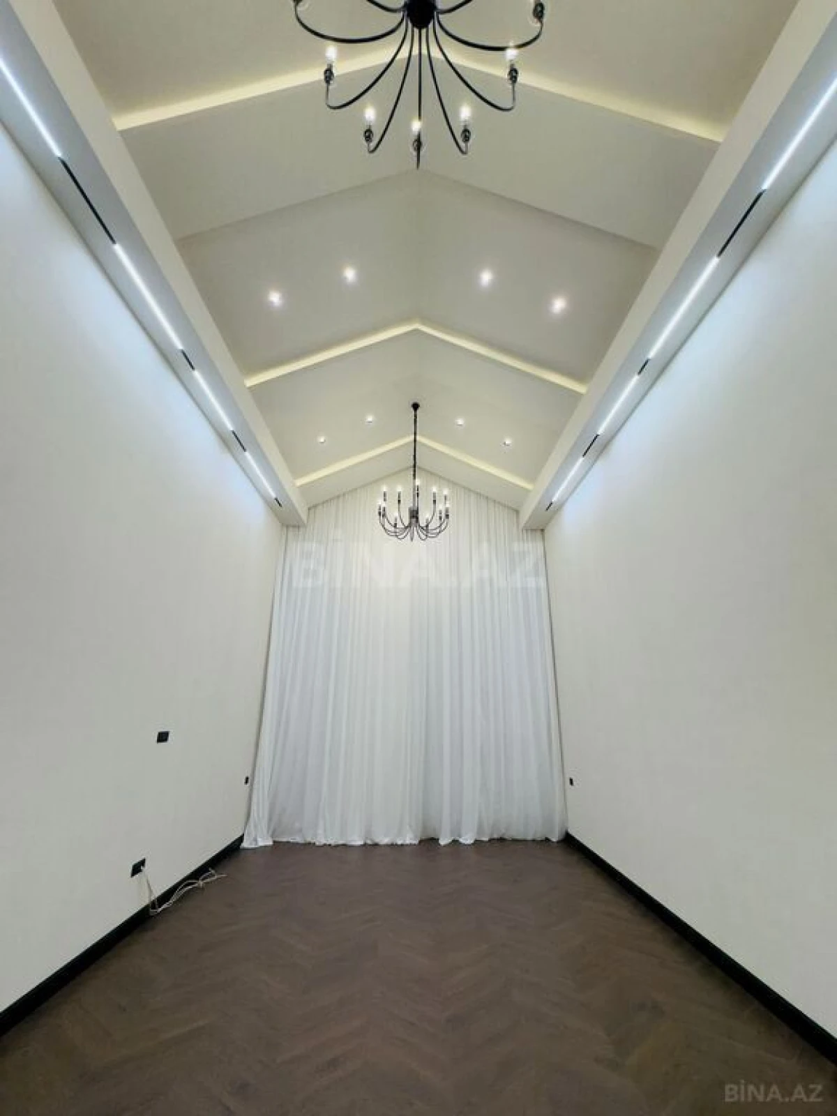 Satılır 6 otaqlı həyət evi 300 m²