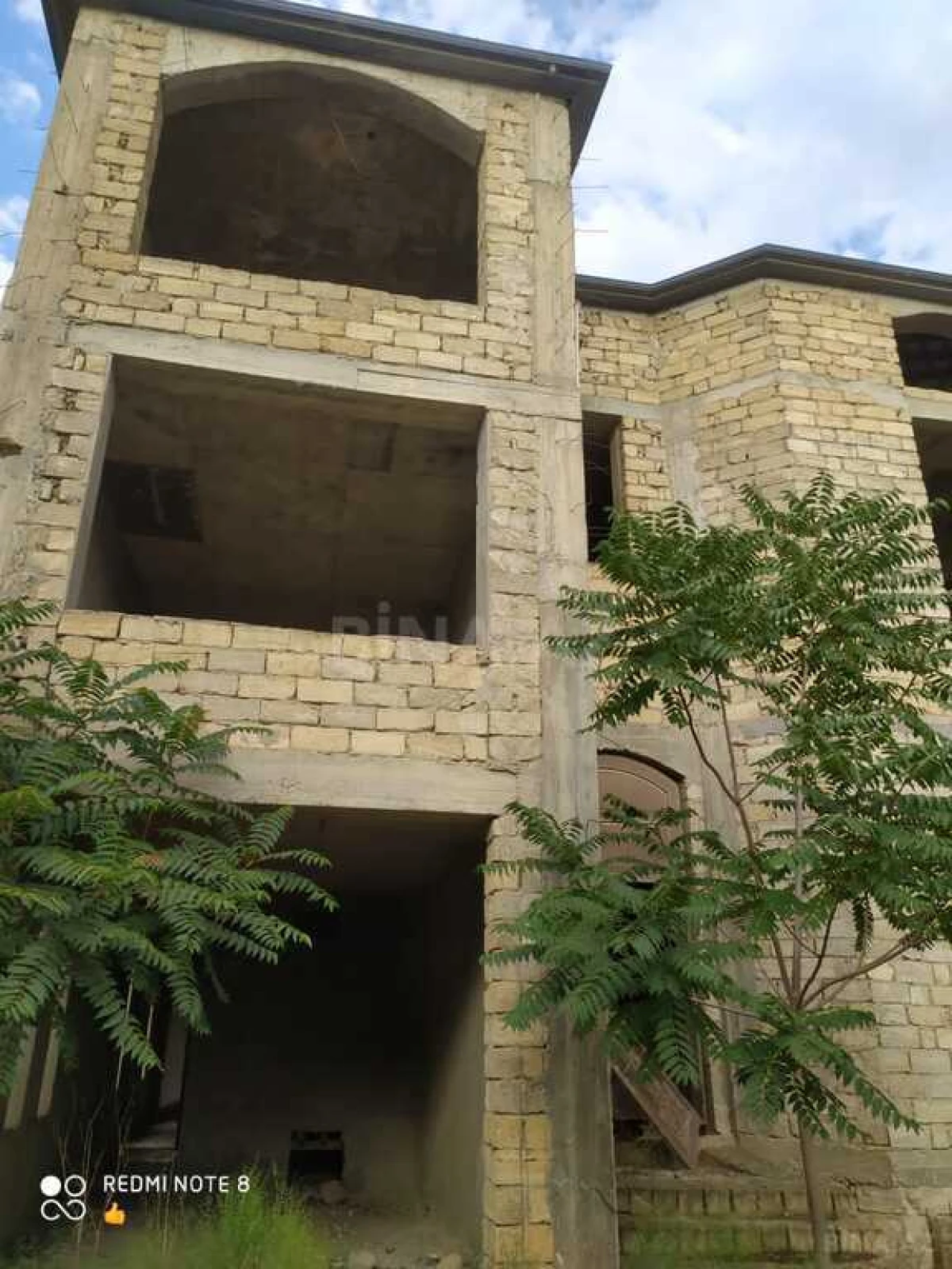 Satılır 6 otaqlı həyət evi 400 m²