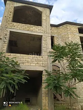 Satılır 6 otaqlı həyət evi 400 m²