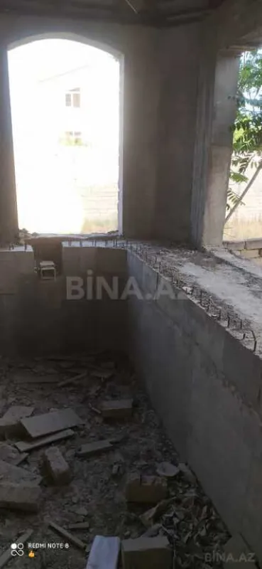 Satılır 6 otaqlı həyət evi 400 m²