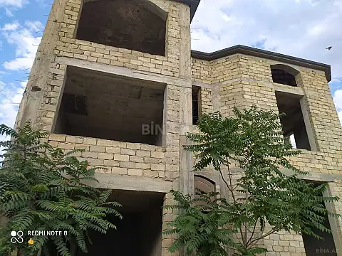 Satılır 6 otaqlı həyət evi 400 m²