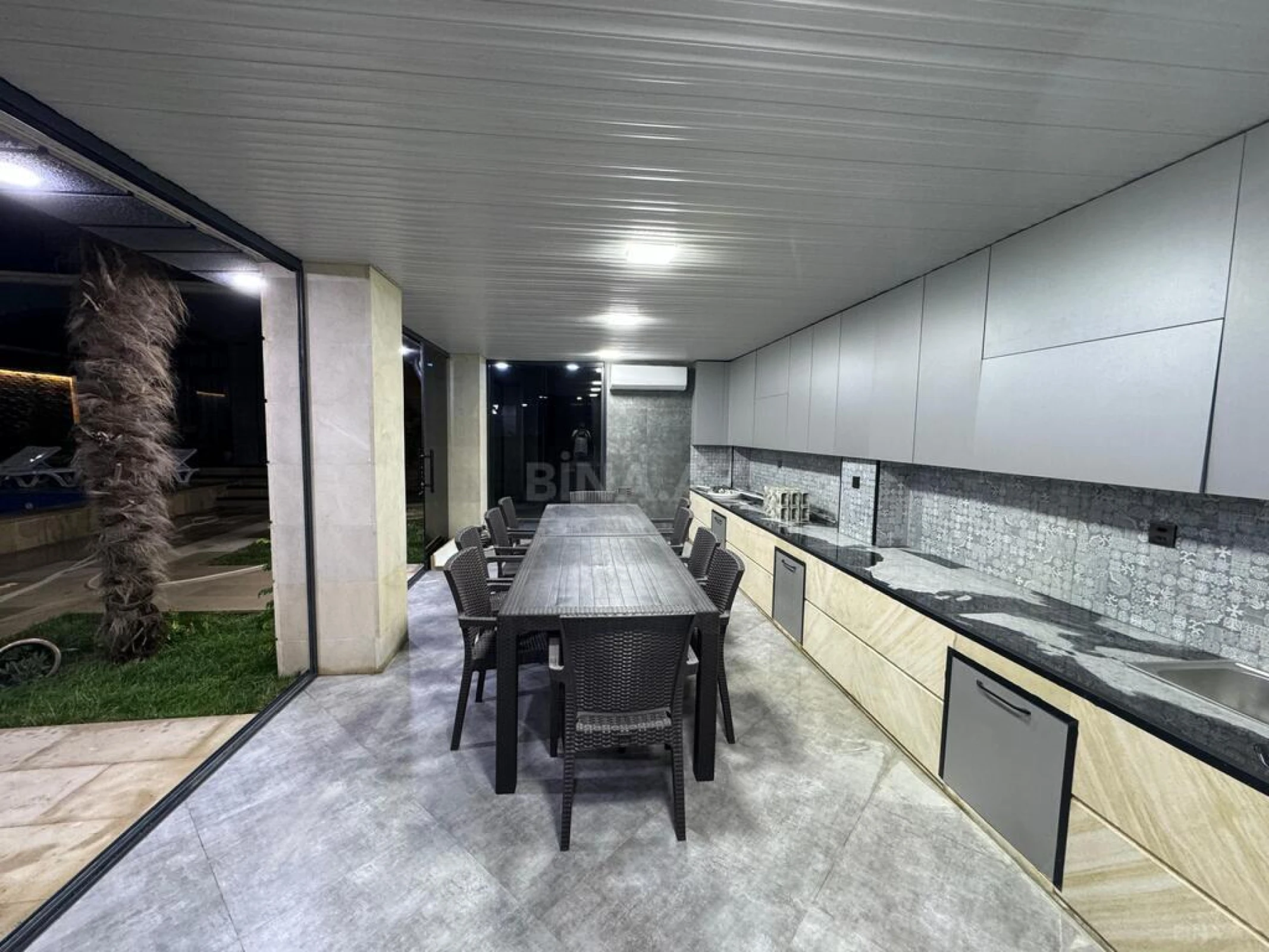 Satılır 5 otaqlı həyət evi 250 m²