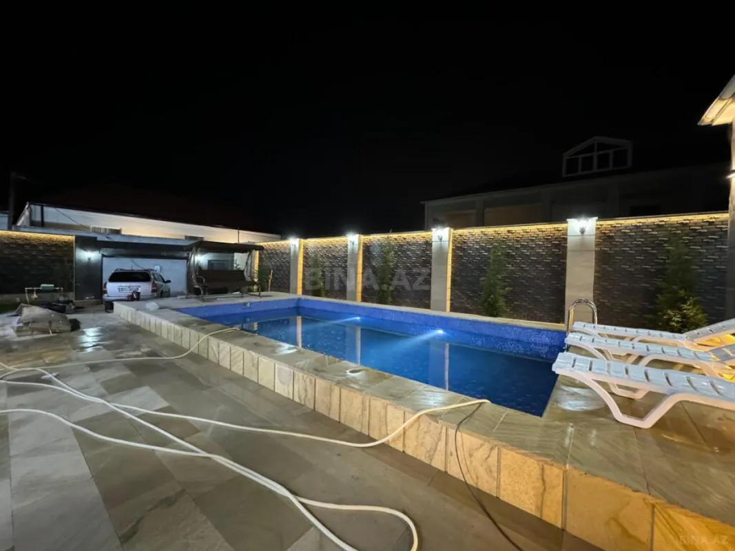 Satılır 5 otaqlı həyət evi 250 m²