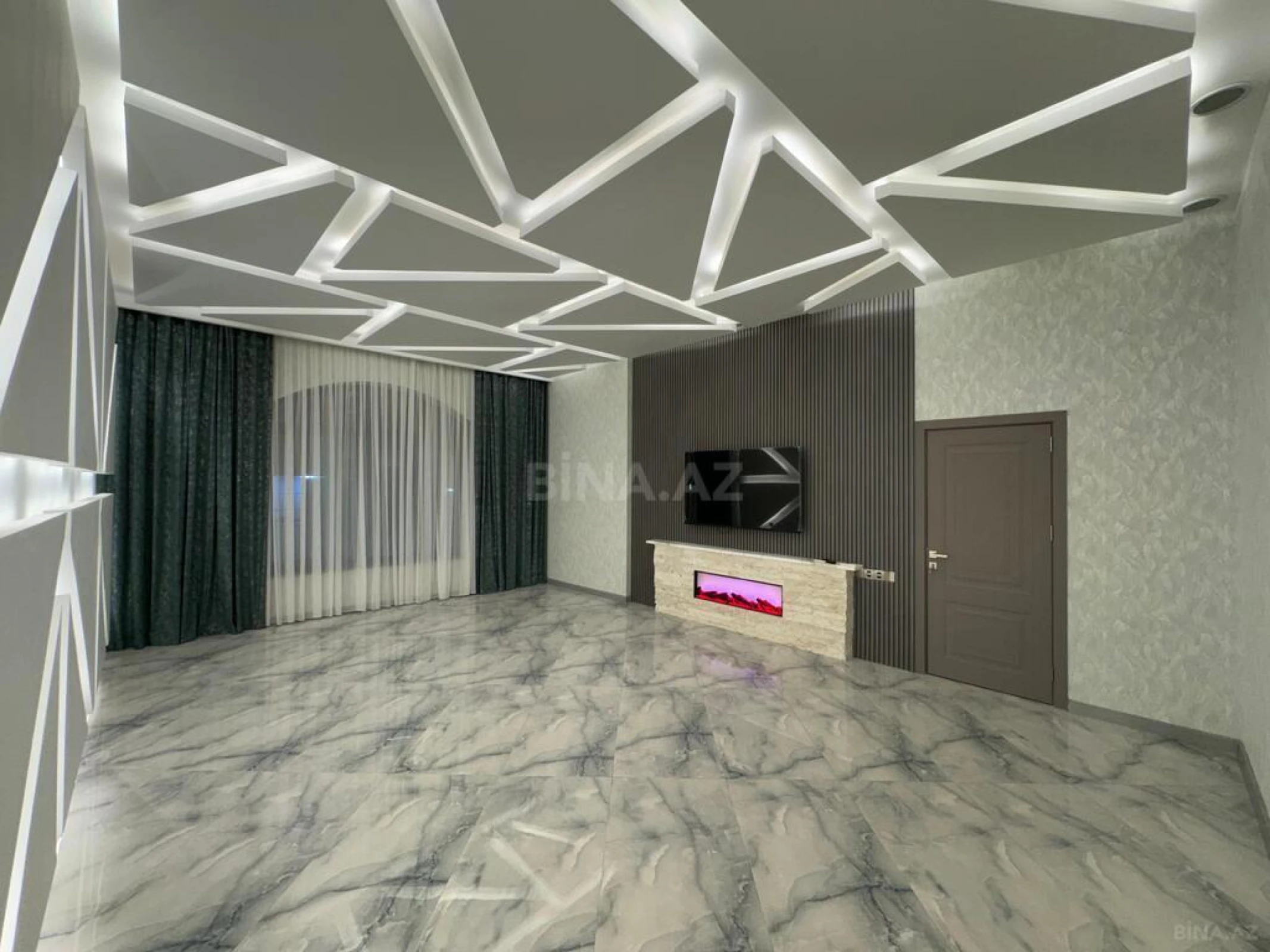 Satılır 5 otaqlı həyət evi 250 m²