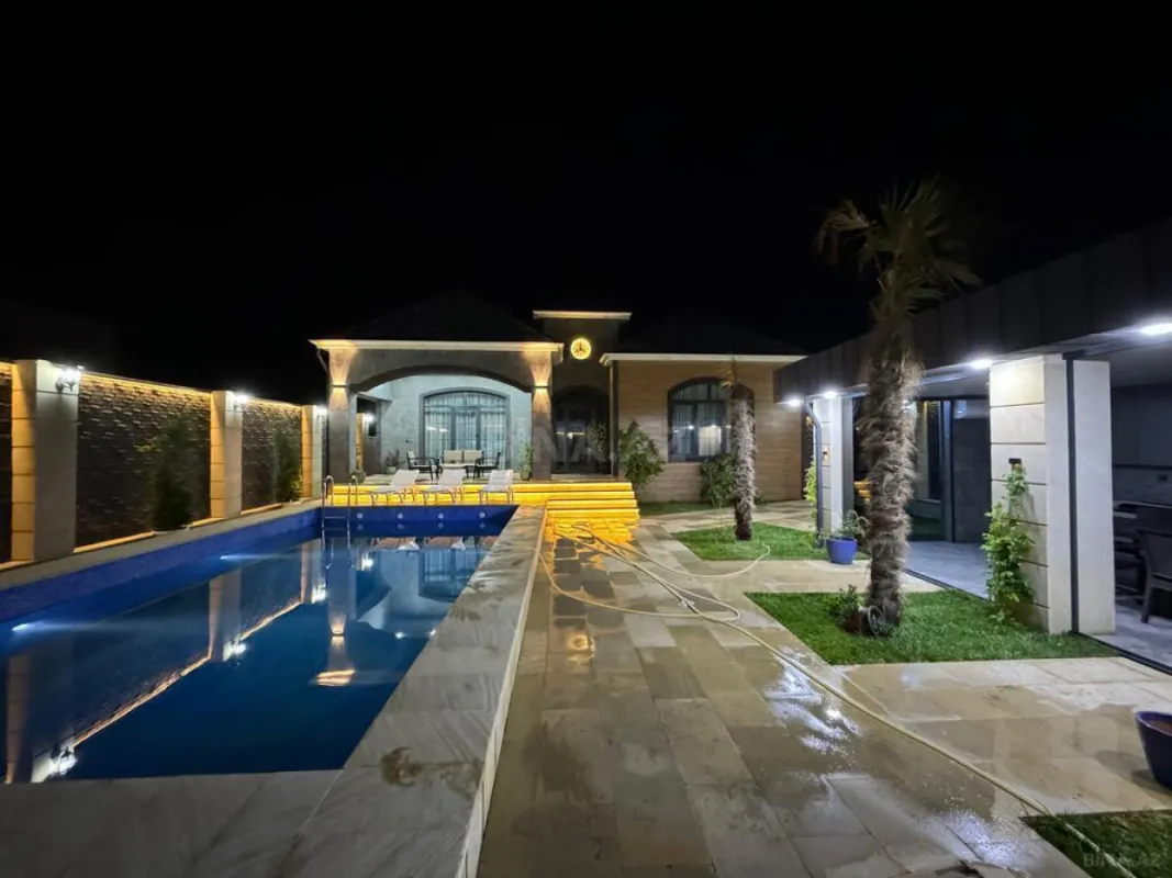 Satılır 5 otaqlı həyət evi 250 m²