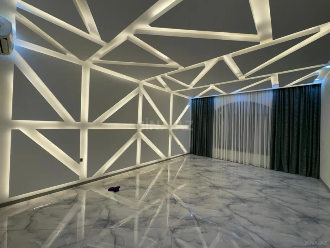 Satılır 5 otaqlı həyət evi 250 m²