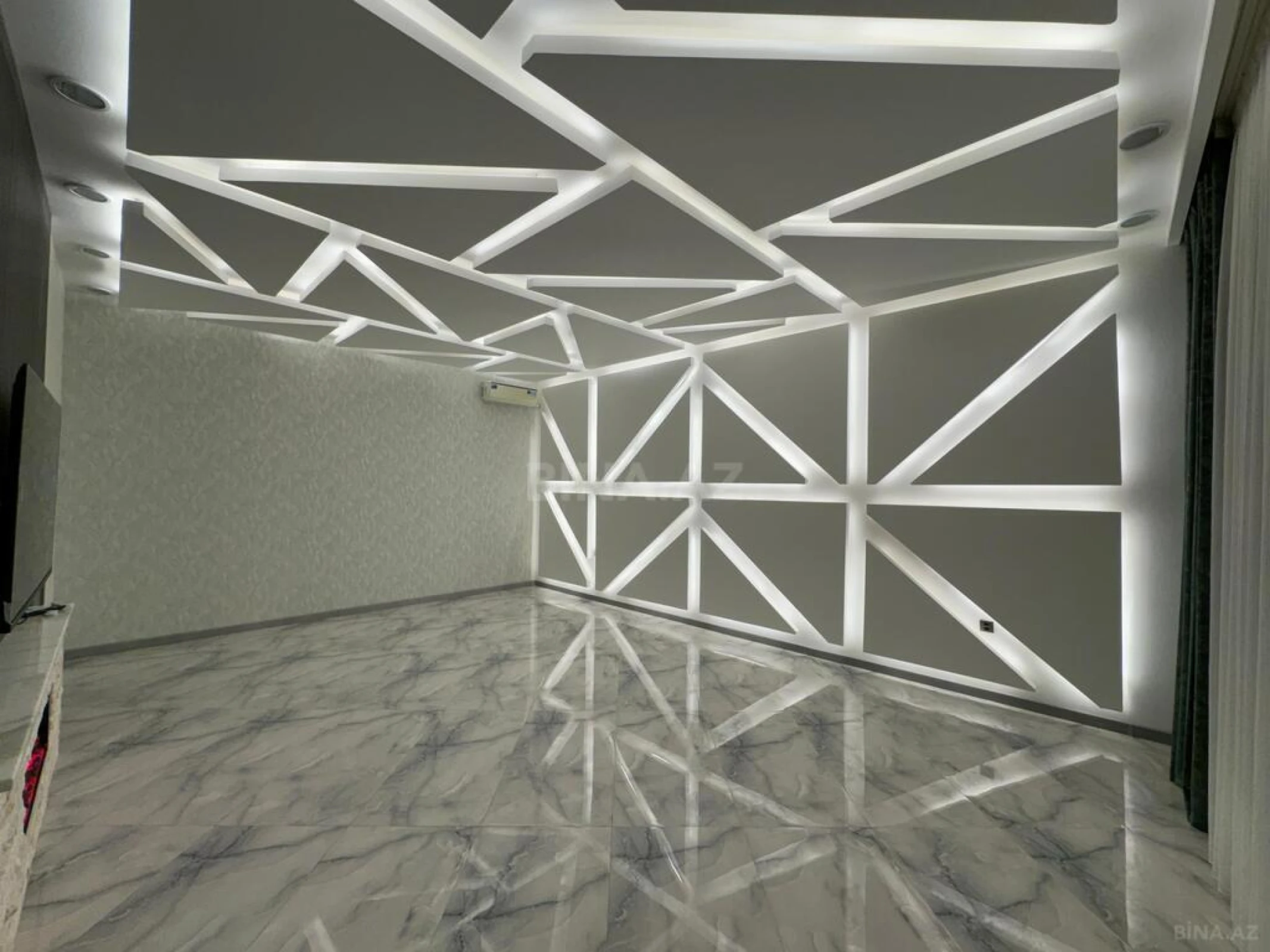 Satılır 5 otaqlı həyət evi 250 m²