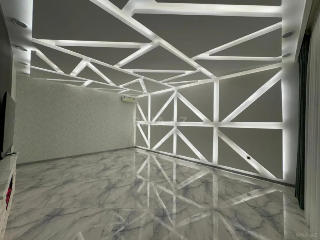 Satılır 5 otaqlı həyət evi 250 m²