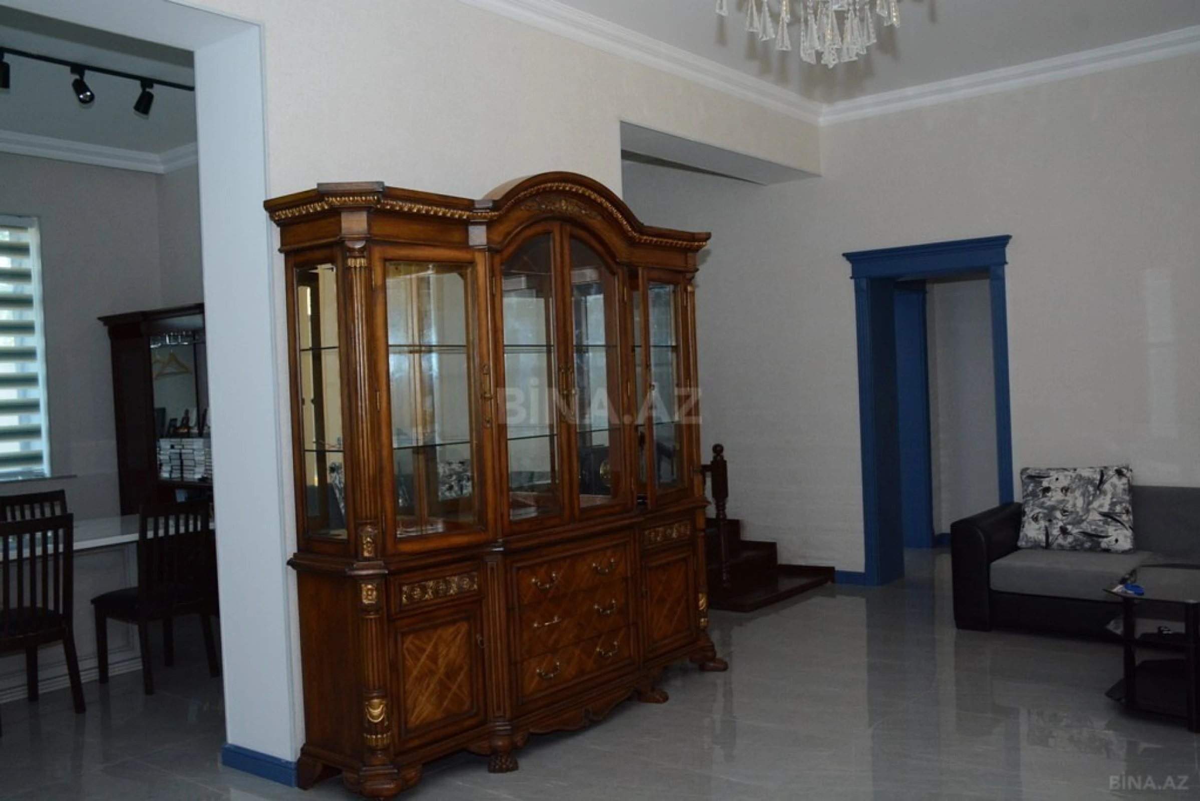 Kirayə verilir 7 otaqlı həyət evi 400 m²