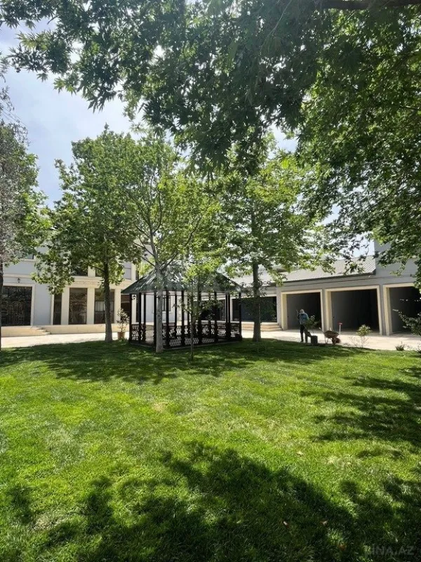 Kirayə verilir 7 otaqlı həyət evi 400 m²