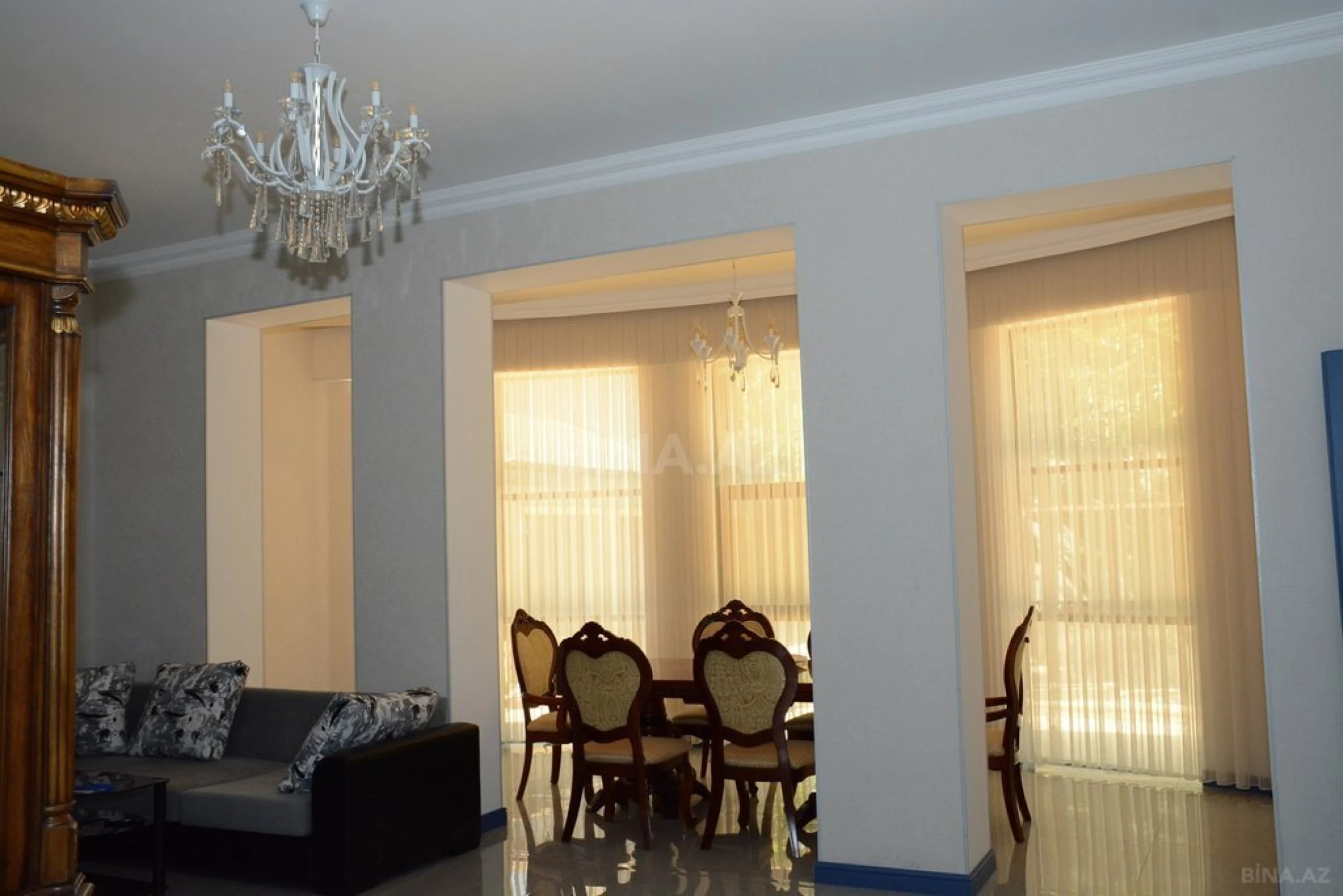 Kirayə verilir 7 otaqlı həyət evi 400 m²