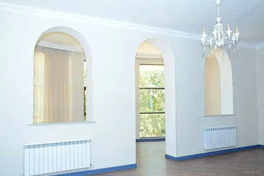 Kirayə verilir 7 otaqlı həyət evi 400 m²