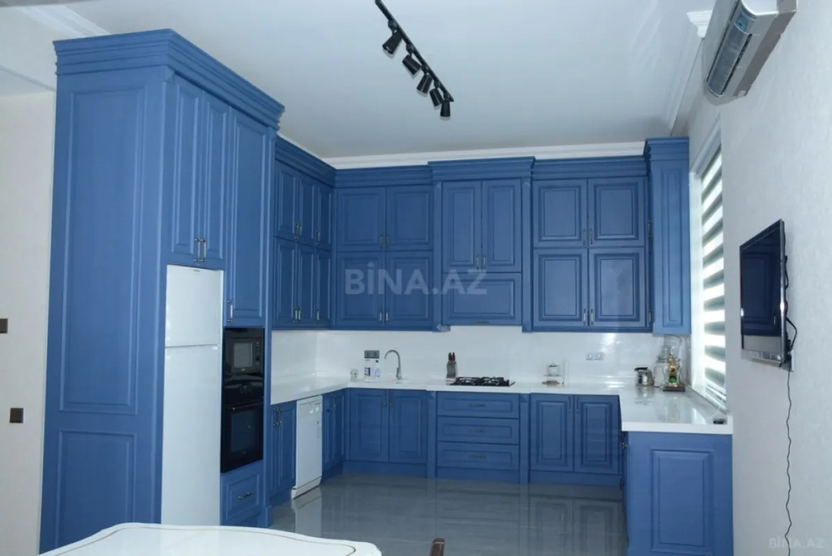 Kirayə verilir 7 otaqlı həyət evi 400 m²