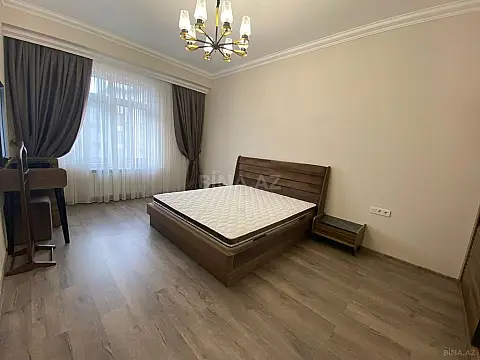 Kirayə verilir 4 otaqlı mənzil 198 m²