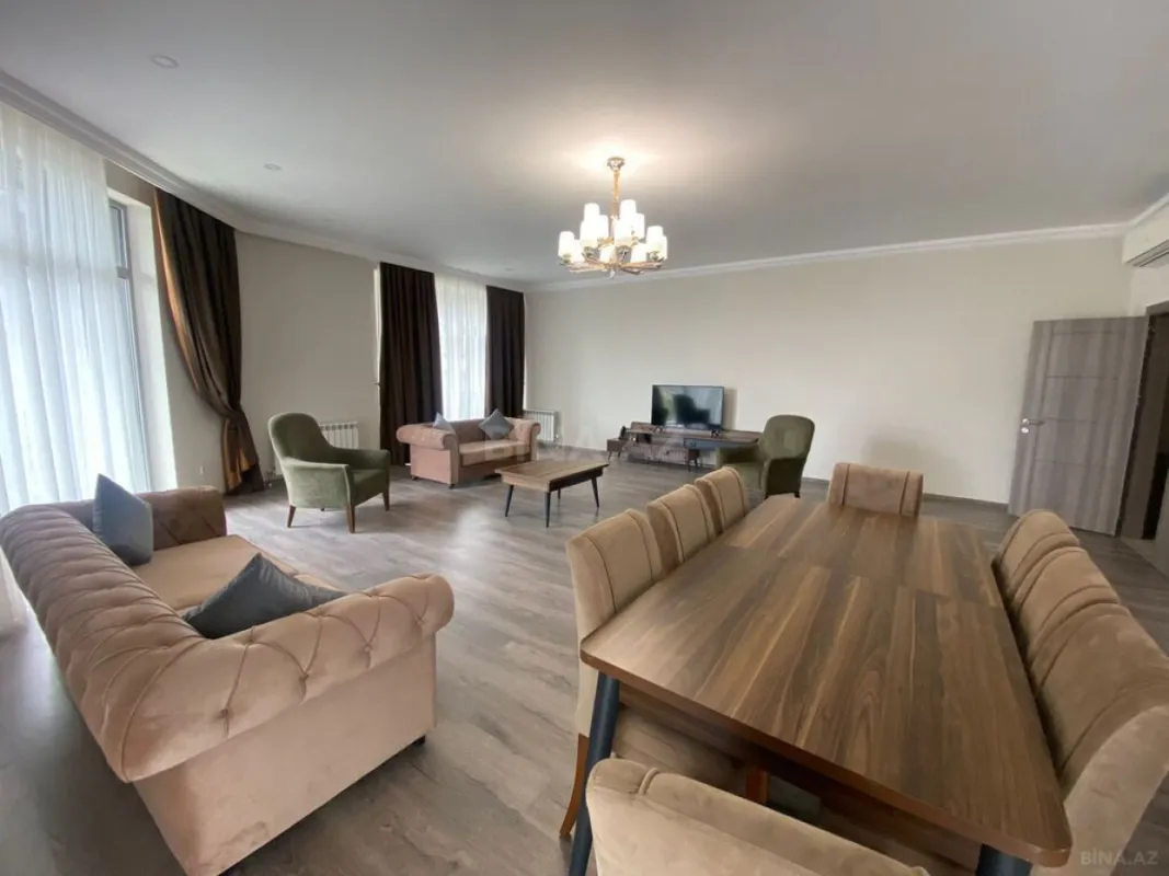Kirayə verilir 4 otaqlı mənzil 198 m²