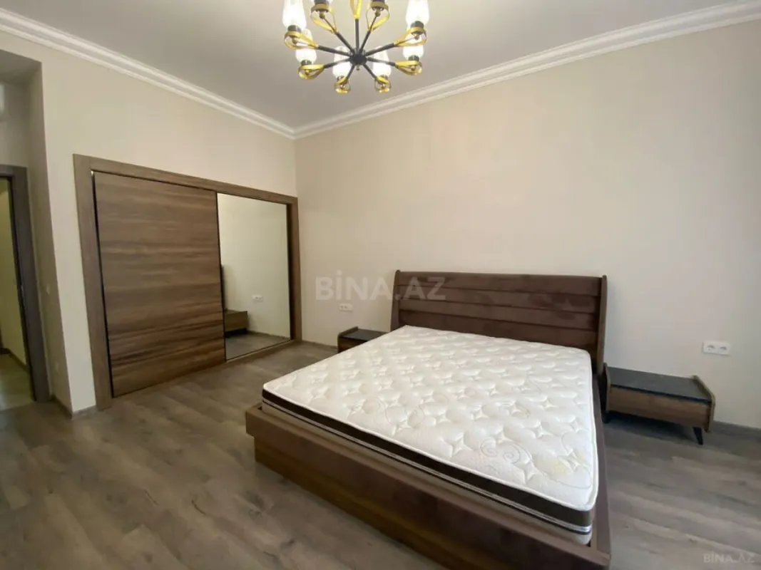 Kirayə verilir 4 otaqlı mənzil 198 m²