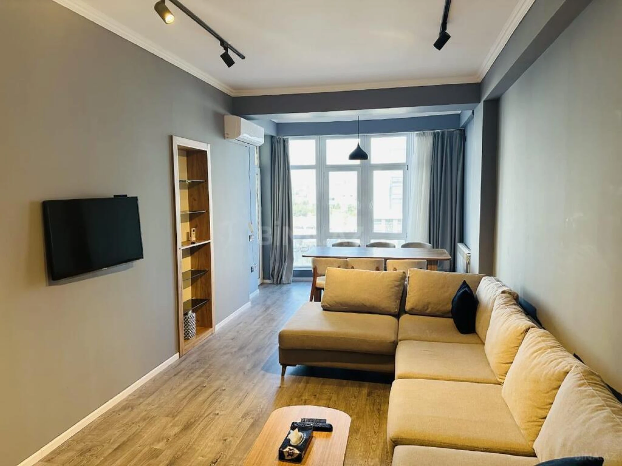 Kirayə verilir 2 otaqlı mənzil 70 m²
