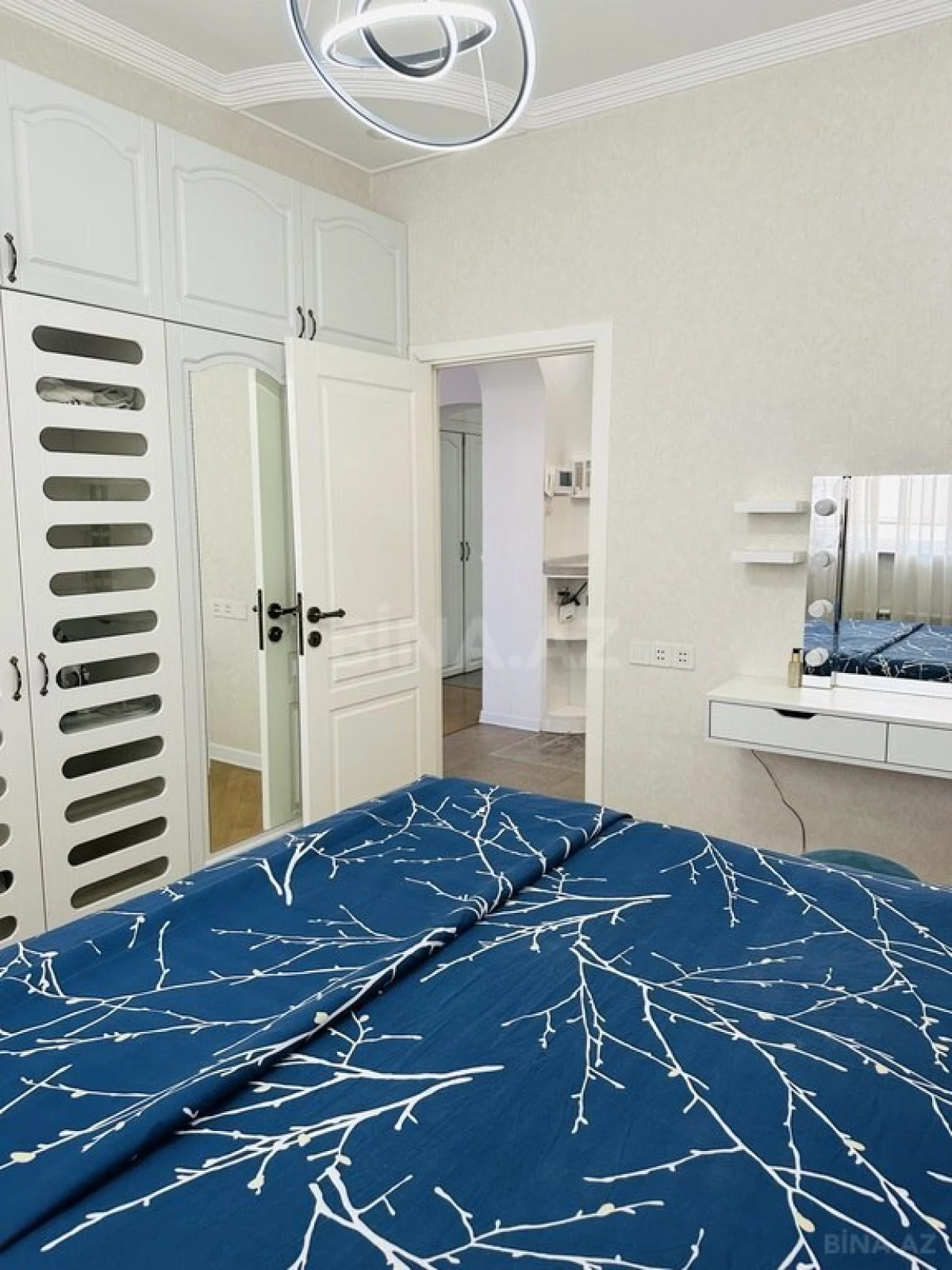 Kirayə verilir 2 otaqlı mənzil 100 m²