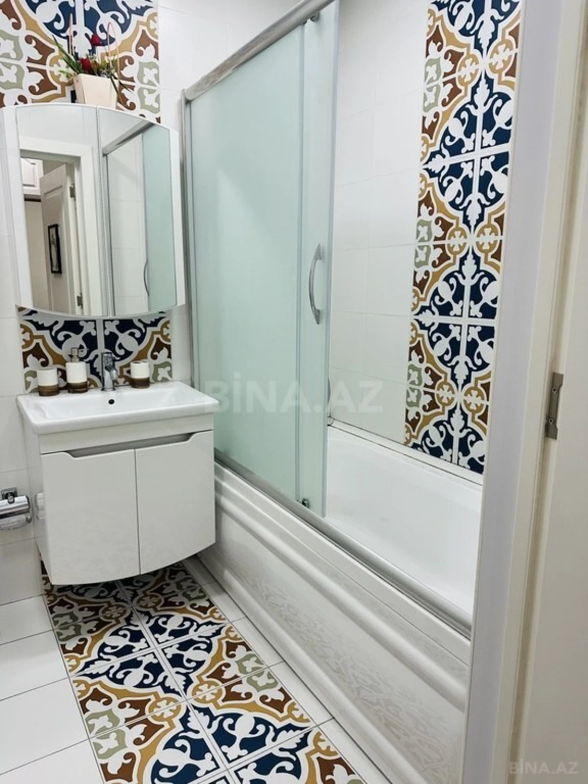 Kirayə verilir 2 otaqlı mənzil 100 m²