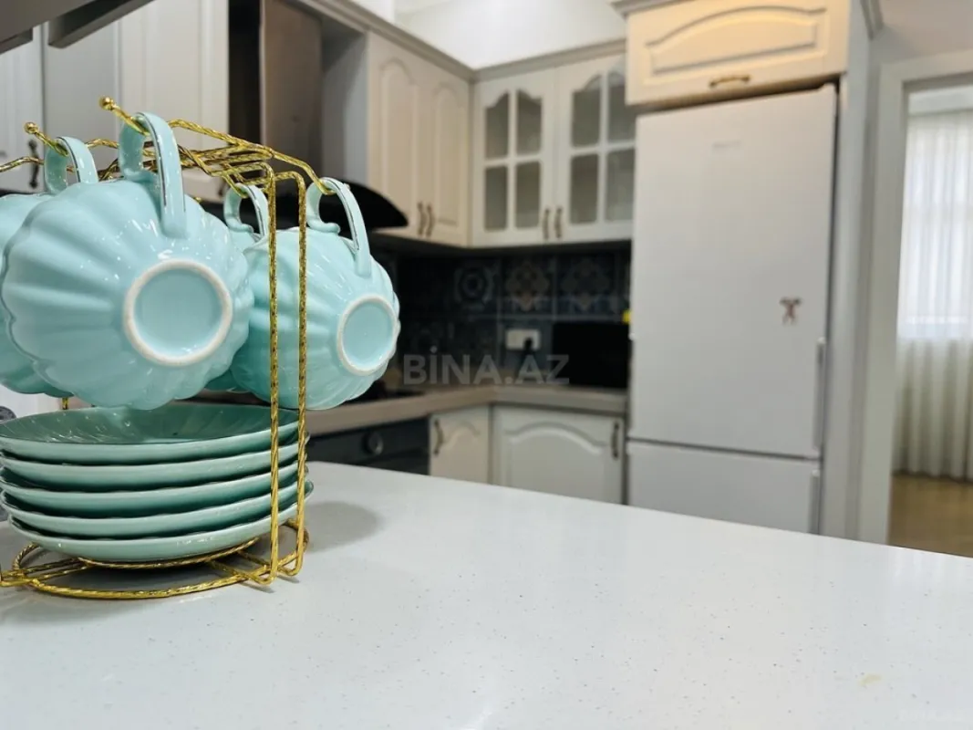 Kirayə verilir 2 otaqlı mənzil 100 m²