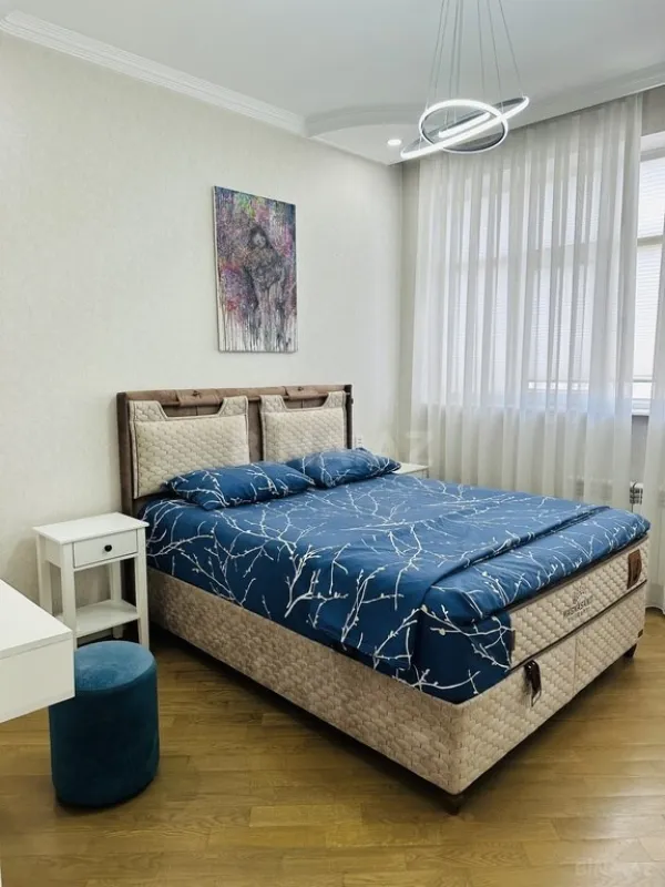 Kirayə verilir 2 otaqlı mənzil 100 m²