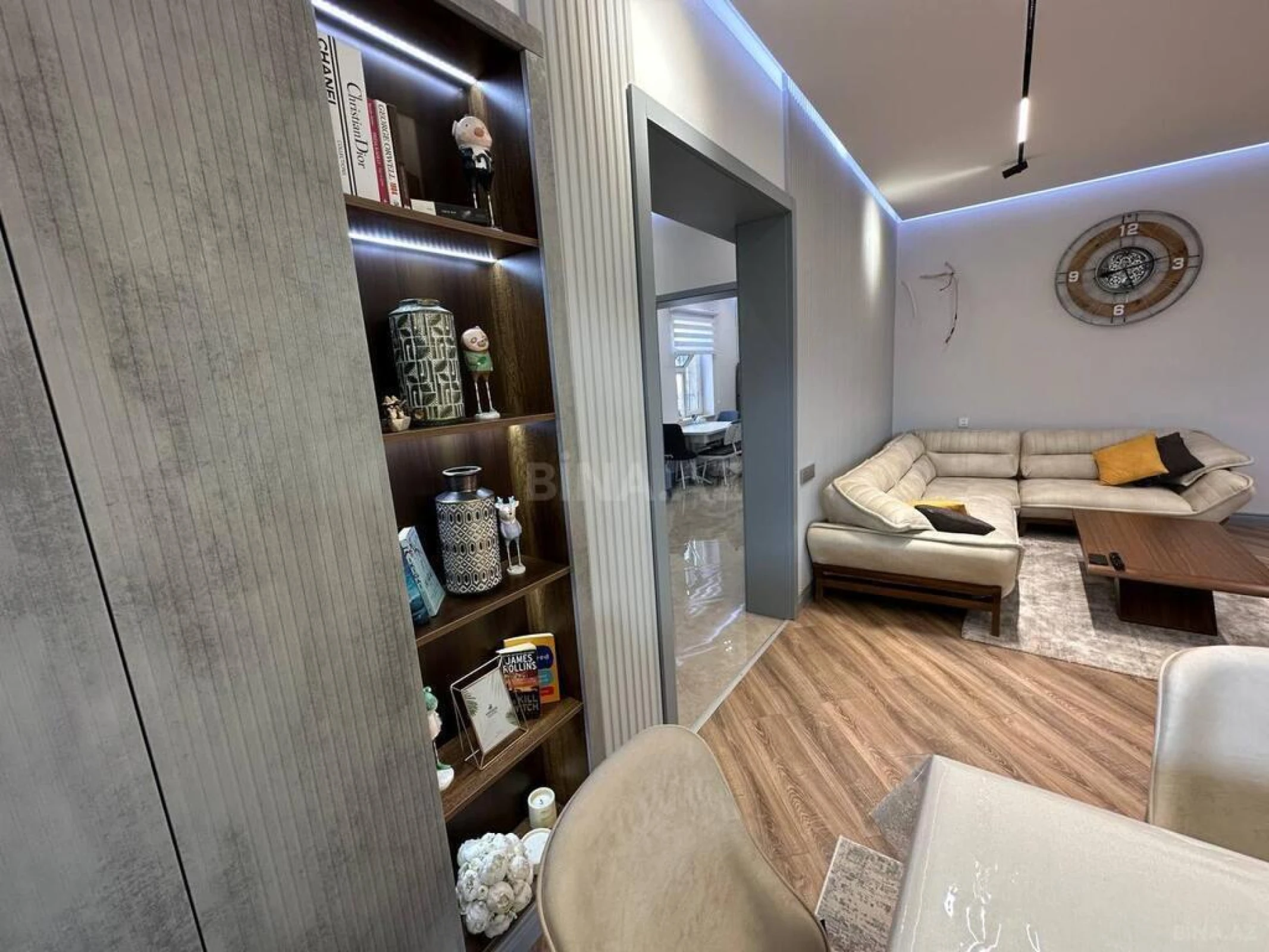 Satılır 4 otaqlı həyət evi 240 m²