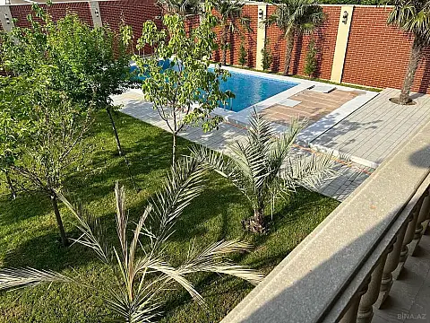 Satılır 4 otaqlı həyət evi 240 m²