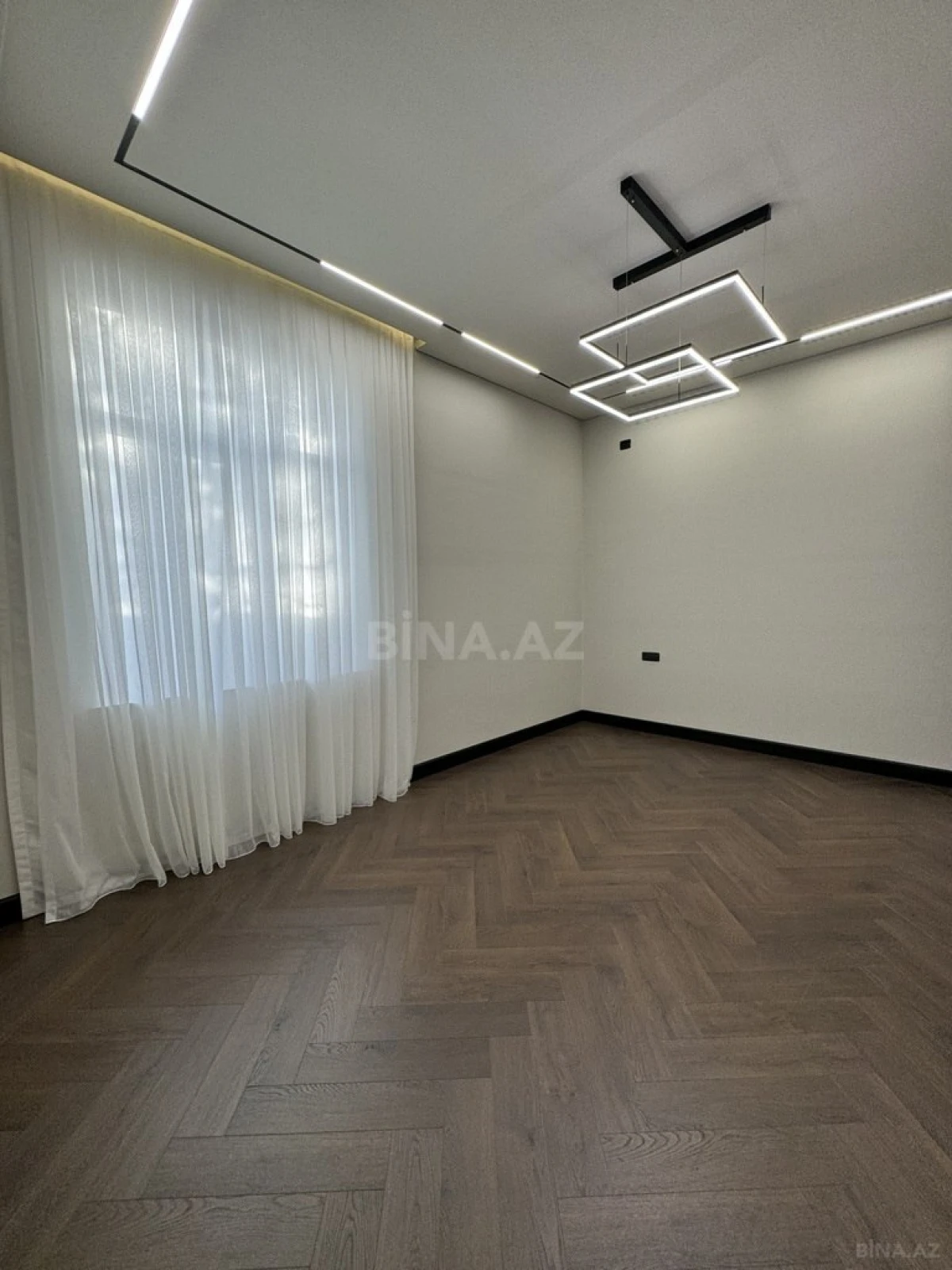 Satılır 5 otaqlı həyət evi 230 m²