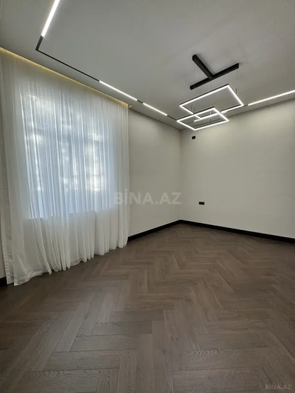 Satılır 5 otaqlı həyət evi 230 m²