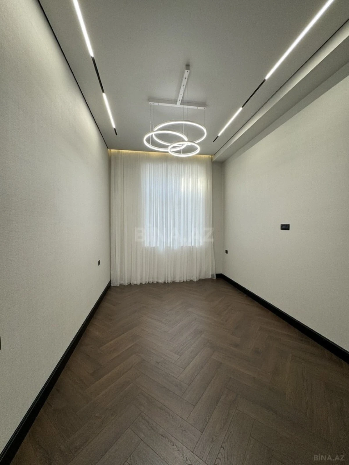 Satılır 5 otaqlı həyət evi 230 m²