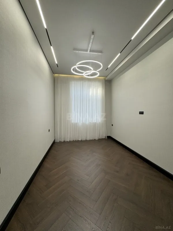 Satılır 5 otaqlı həyət evi 230 m²