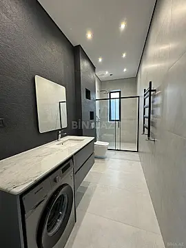 Satılır 5 otaqlı həyət evi 230 m²
