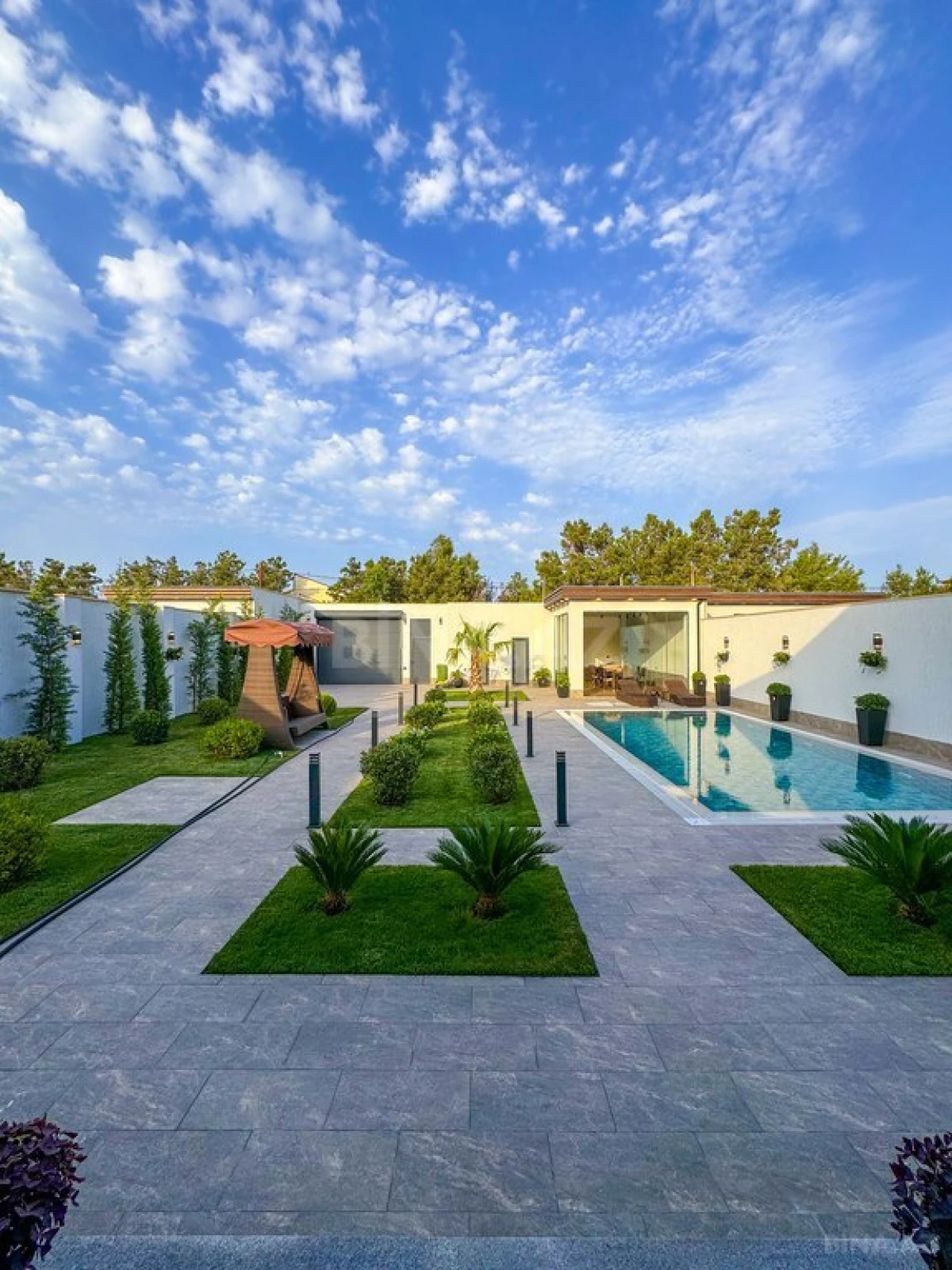 Satılır 5 otaqlı həyət evi 230 m²