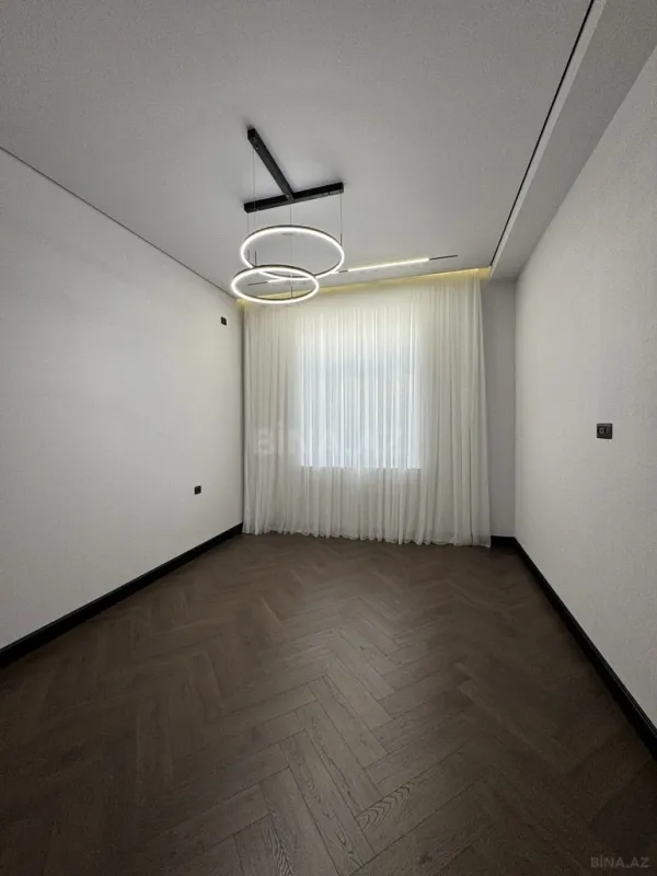Satılır 5 otaqlı həyət evi 230 m²