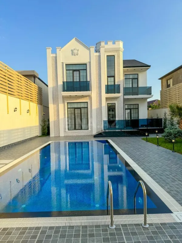 Satılır 6 otaqlı həyət evi 340 m²