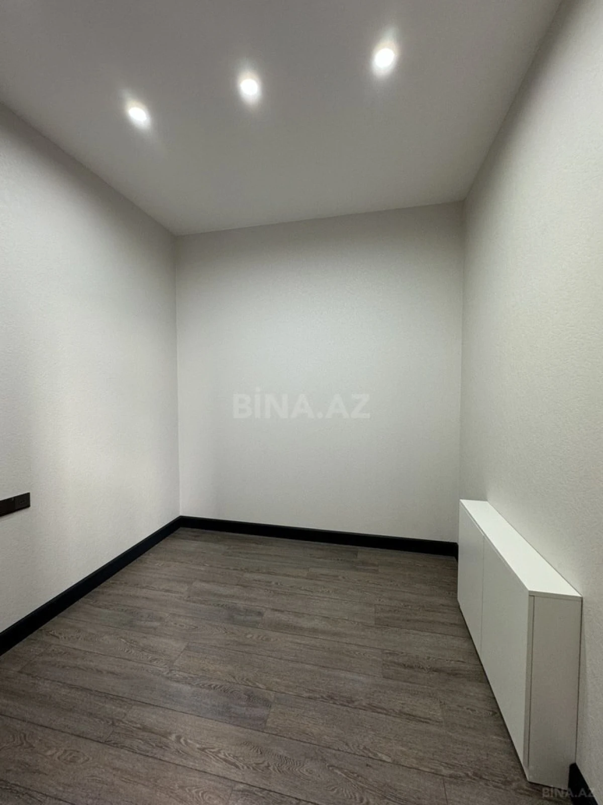 Satılır 6 otaqlı həyət evi 340 m²